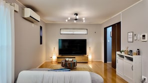 Living area - JIA Karin Osaka (Daikoku, Naniwa Ward, Osaka)
