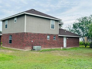 Exterior - Secluded comfort 4 bedroom Guesthouse located right in between Roma & Rio Grande (Rio Grande City)