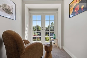 Interior - Stylish Ballarat Group Escape | Sleeps 10 (Lake Gardens)