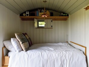 Comfortable dining and bedroom area | Jacob Hut, Romney Hut - Tilbury Farm, West Bagborough, near Taunton - Romney Hut - UKC4067 (West Bagborough, near Taunton)