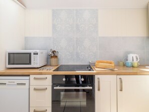 Living room/dining room | Crown Cottage, Knodishall, near Aldeburgh - 1 bedroom accommodation in Knodishall, near Aldeburgh (Knodishall, near Aldeburgh)