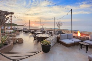 Outdoor dining - Hacienda del Mar beautiful beachfront luxury resort in Cabo San Lucas, Mexico (Cabo San Lucas)