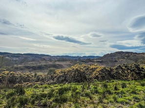 A natural landscape with rolling hills and a clear sky. - 1 bedroom accommodation in Lerags (Lerags)