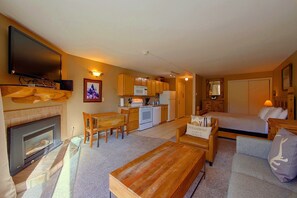 Living area - Dreams in Steamboat Springs! Balcony, Heated Pool (Steamboat Springs)