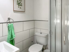 Bathroom | Ladybird Cottage, Killham - 2 bedroom accommodation in Killham (Killham)