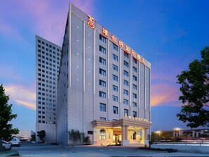 Exterior - Vienna International Hotel (Suzhou)