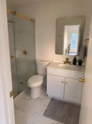 Bathroom - 4B/3B Modern Home with a Country Feel (Missouri)