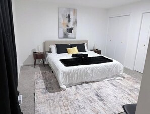 Room - 4B/3B Modern Home with a Country Feel (Missouri)