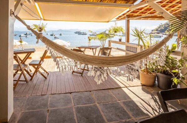 Outdoor dining - Dolce Vita Pousada e Mergulho (Angra dos Reis)