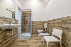 Bathroom - white shell rooms self check-in (Alghero)