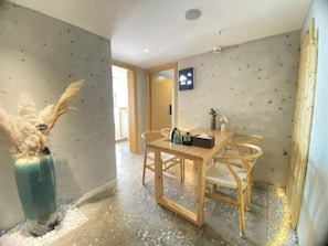 Dining - Serene Nook Hotel  Skyline&River Views (Yuzhong District)