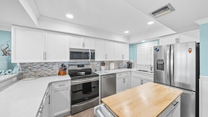Kitchen - #503 Shores Club Oceanfront Traffic Free Beach 2/2 (Daytona Beach Shores)