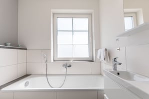 Bathroom - Vrbo Property (Travemünde)