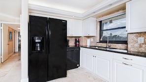 Private kitchen - #212 Sandcastle 2/2 Oceanfront Traffic Free Beach (Ponce Inlet)