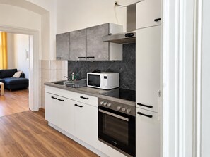 Private kitchen - Stay Longer in Vienna 2BR near Stadthalle (Vienna)