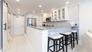 Breakfast Counter - 404 Lighthouse Shores (Ponce Inlet)