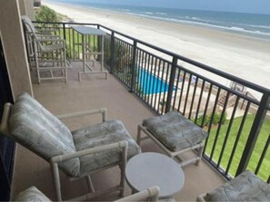 Oceanfront Balcony - #405 Sandcastle 2/2 Oceanfront Condo Traffic Free Beach (Ponce Inlet)