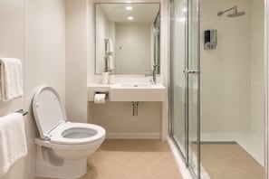 Bathroom - Family Friendly 2-Bed Apartment Darwin City (Darwin City)