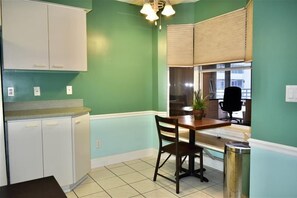 Breakfast Nook - 6504 Towers in Ponce Inlet, FL (Ponce Inlet)
