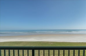 Great Ocean Views - 7204 Towers 8-2/2 oceanfront unit on traffic free beach (Ponce Inlet)
