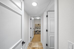 Hallway - #801 Blue Surf  Luxury 3/3 Oceanfront Condo Traffic Free Beach (Daytona Beach Shores)