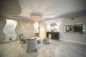 Lobby - #302 Seychelles 2/2 Oceanfront Condo ON Traffic Free Beach (Daytona Beach Shores)
