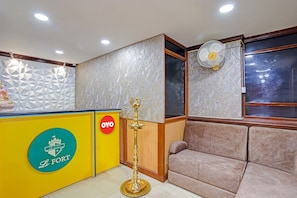 Lobby - Hotel O Le Fort (Trivandrum)
