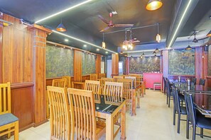 Dining - Hotel O Le Fort (Trivandrum)