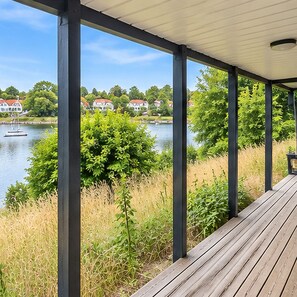 Room - Seaside Villa With Own Beach (Saltsjo-Duvnas)