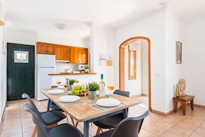 Dining - Villa Juanita by Escape Home (Torre Solí Nou)
