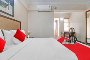 Room - Hotel O Poptavern Premium (Trivandrum)