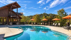 Pool - Condo 5 Min to Pigeon Forge,Dollywood,In/Out Pools (Pigeon Forge)