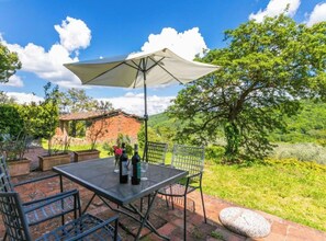 Outdoor dining - Vrbo Property (Lucolena In Chianti)
