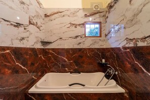 Bathroom - Itsy Hotels Retreat Villa (Anachal)