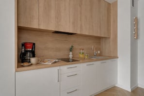 Private kitchenette - Portovo 96 Apartment with Parking (Gdańsk)