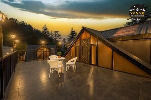 Outdoor dining - VANAM - Stay In The Lap of Nature (Shimla)