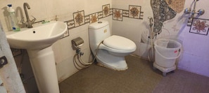 Bathroom - Collection-O Sara Grand Near Ram (Lucknow)