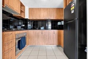 Kitchen - Wellington Breeze – Mosman Park – 2BR with Pool & Balcony (Mosman Park)