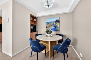 Dining Area - Wellington Breeze – Mosman Park – 2BR with Pool & Balcony (Mosman Park)