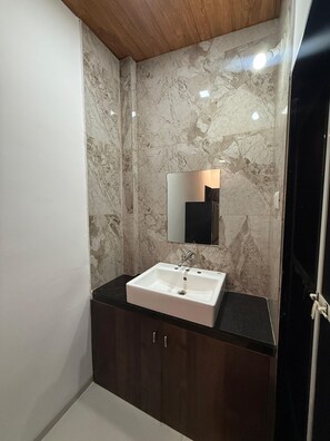 Bathroom - Evergreen Hotel & Stay Mahabaleshwar (Mahabaleshwar)