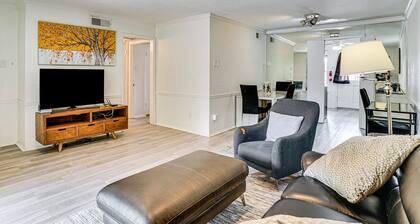 Lovely 1-bedroom condo with AC, Wifi, Pool, Washer Dryer in vibrant Dallas
