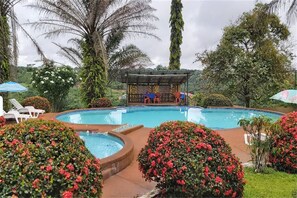 Pool - ZAKKA hotel grand lahou (Grand-Lahou)