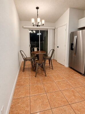 Dining - Enjoyable 2-bedroom house with AC in lovely Orlando (Orlando)