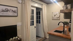 Bathroom - The HomeTown Cottage (Laurel)