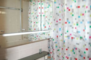 Bathroom - Vrbo Property (Châtel)