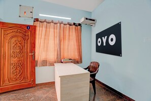Lobby - SPOT ON Eswar Grand Residency (Chennai)