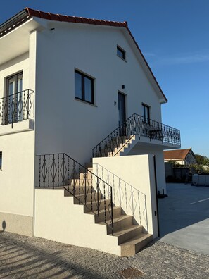 Exterior - Cozy 3-bedroom holiday home in the village of Apúlia (Apúlia)