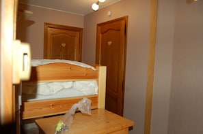 Room - Vrbo Property (Châtel)