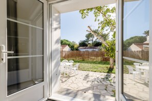 Outdoor dining - Le Répit familial - Maison avec Jardin pour 6 (Saint-Jean-de-Monts)