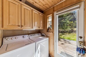 Interior - 1627 Andy Jo Circle 2 Bedroom Cabin (South Lake Tahoe)
